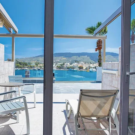 Kosta Palace Hotel 4*