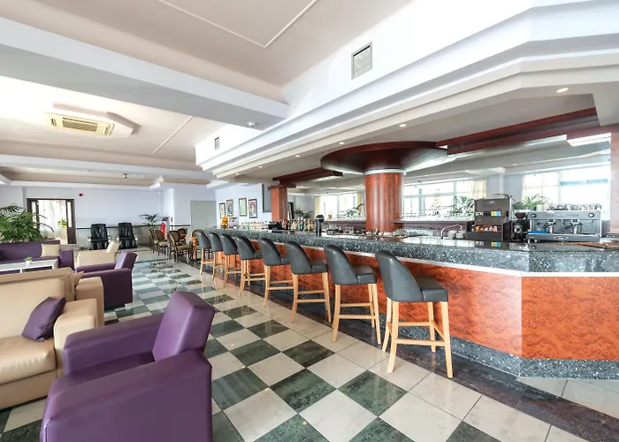 מלון Kosta Palace