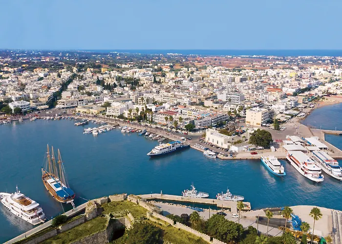 Kosta Palace מלון 4*