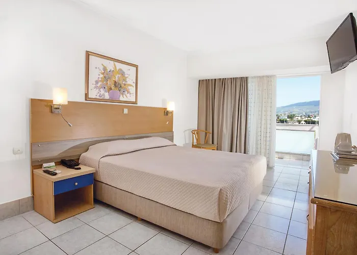 Kosta Palace 4* העיירה קוס