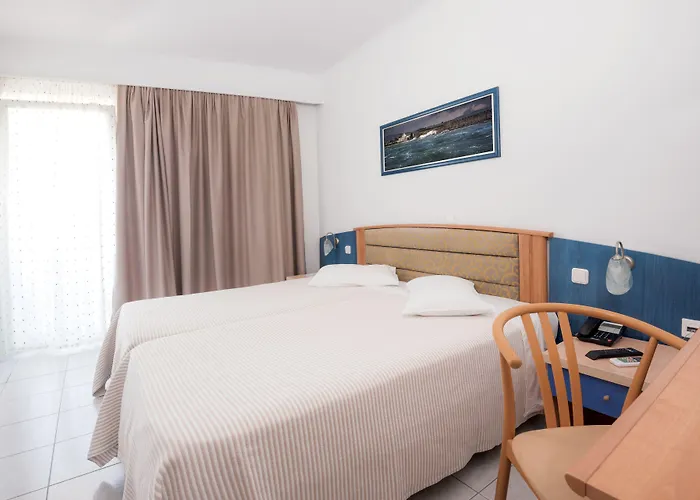 Kosta Palace מלון