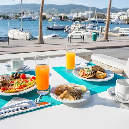 Kosta Palace מלון 4*